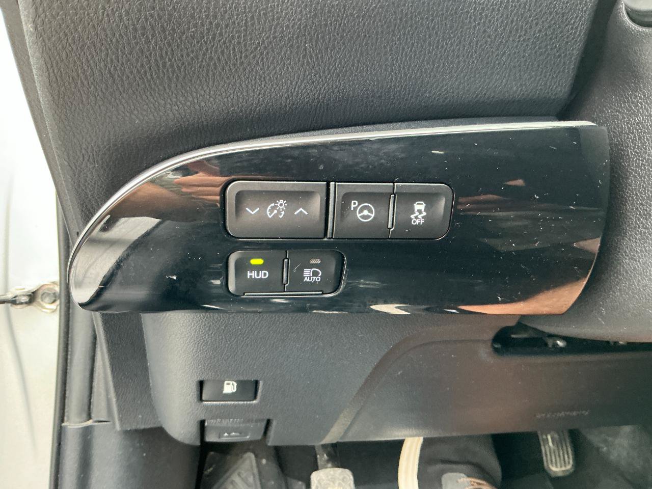 Used 2022 Toyota Prius XLE w/ Advanced Technology Package AWD/4WD image 16