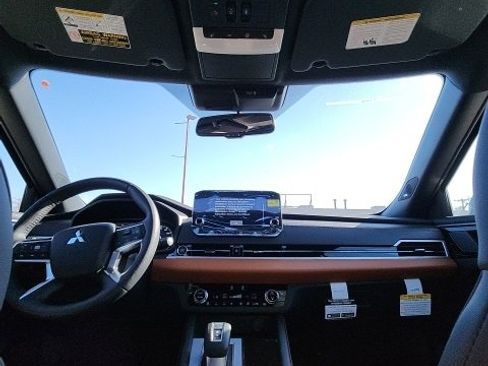 New 2024 Mitsubishi Outlander SEL image 17