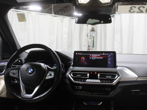 Used 2023 BMW X3 xDrive30i w/ Premium Package w/ZPA AWD/4WD image 3