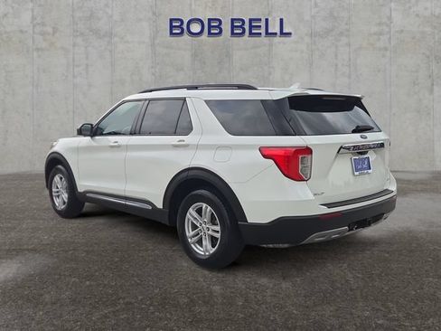 Certified 2022 Ford Explorer XLT w/ Equipment Group 202A AWD/4WD image 3