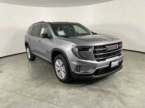 Used 2026 GMC Acadia Elevation w/ Elevation Premium Package FWD image 2