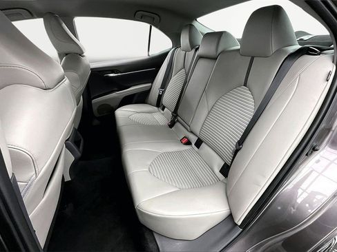 Used 2022 Toyota Camry SE image 26