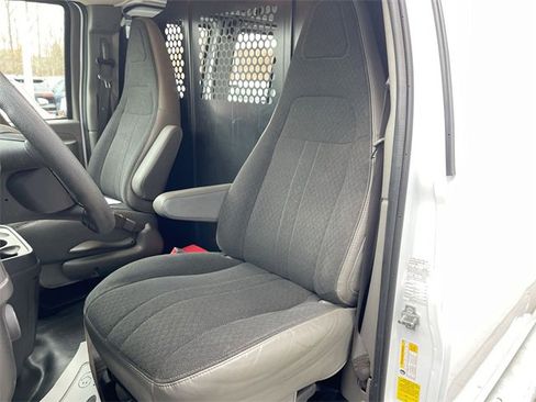 Certified 2024 GMC Savana 2500 w/ Driver Convenience Package image 17