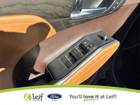 Used 2022 Toyota Highlander Platinum image 19