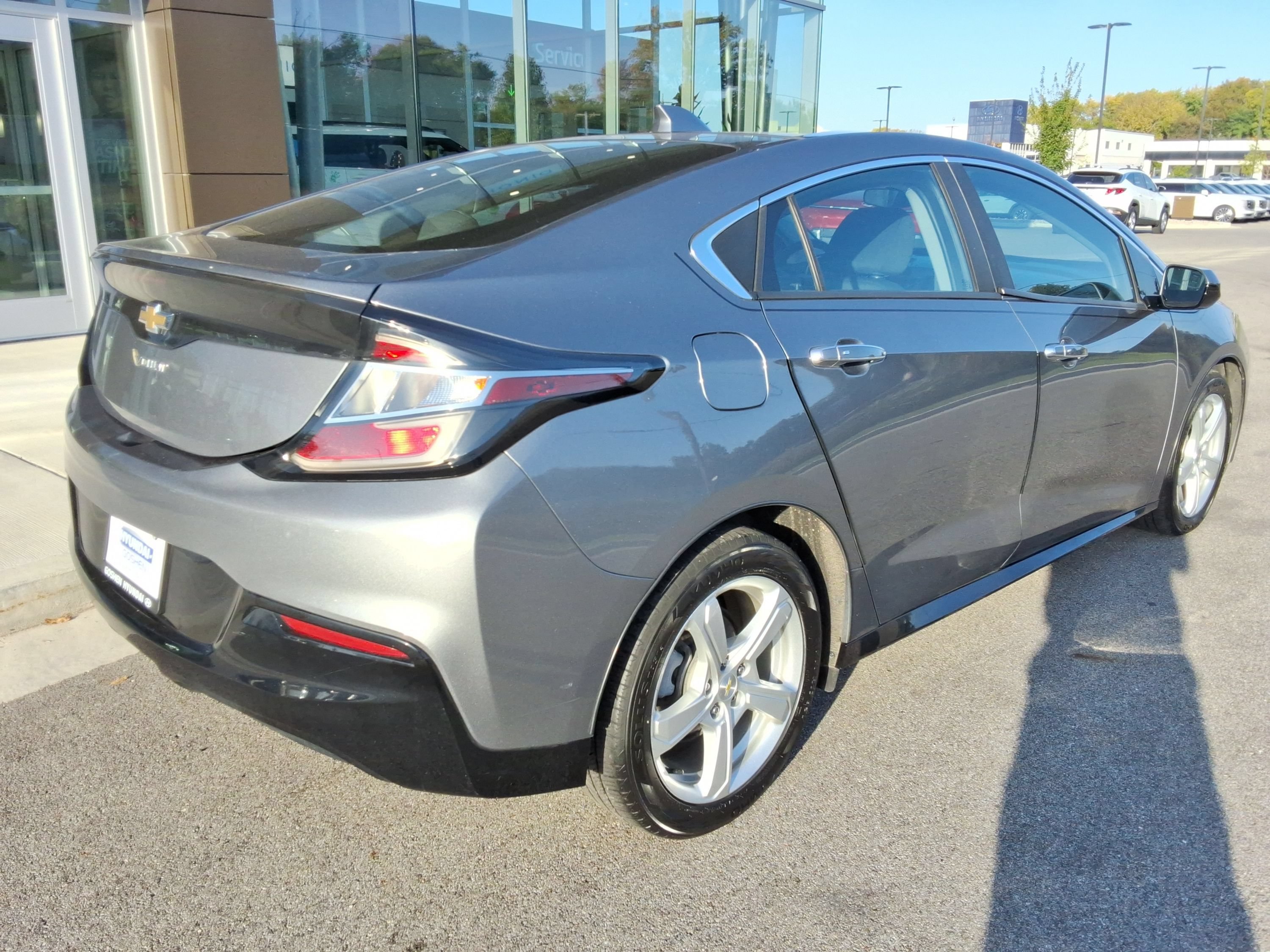 Used 2018 Chevrolet Volt LT FWD image 13