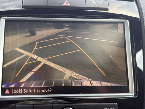 Used 2014 Volkswagen Touareg VR6 image 24