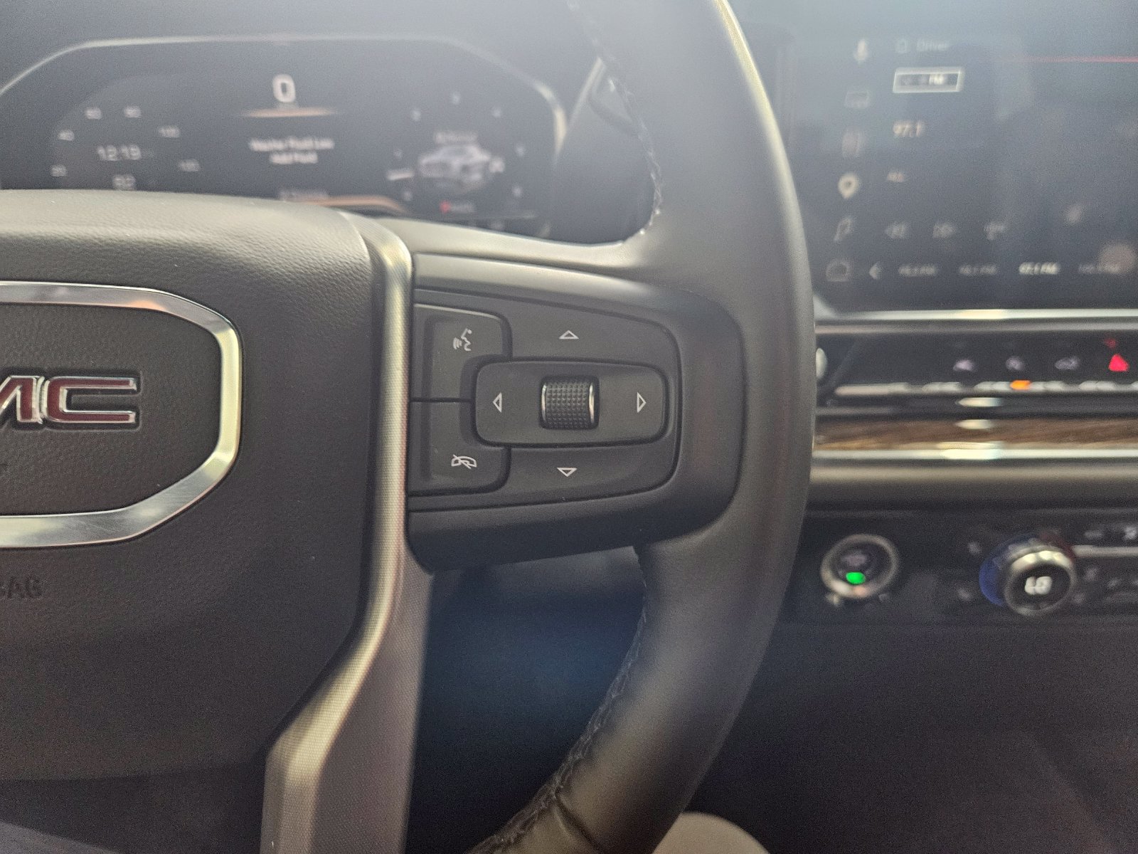 Used 2024 GMC Sierra 1500 SLE AWD/4WD image 19