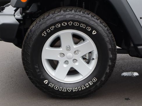 Used 2018 Jeep Wrangler Sport AWD/4WD image 25