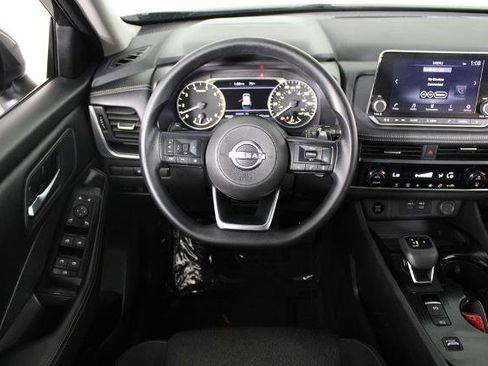 Certified 2024 Nissan Rogue SV FWD image 7