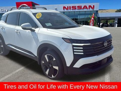 New 2025 Nissan Kicks SR image 1