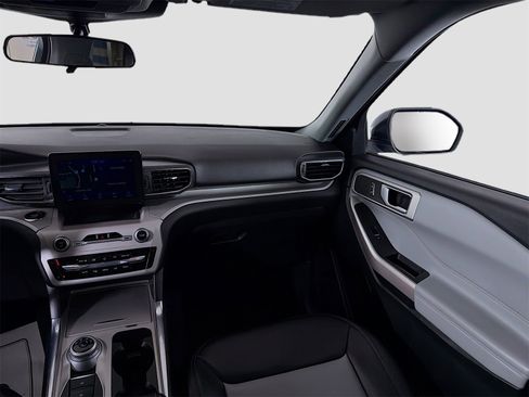 Used 2023 Ford Explorer XLT w/ Equipment Group 202A image 26