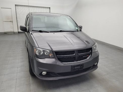 Used 2018 Dodge Grand Caravan SE FWD image 14