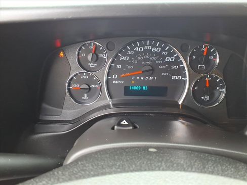 Used 2024 Chevrolet Express 2500 w/ Driver Convenience Package image 6