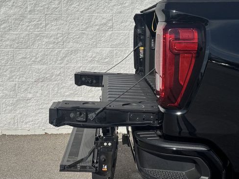 Used 2022 GMC Sierra 1500 AT4 w/ AT4 Premium Package image 14