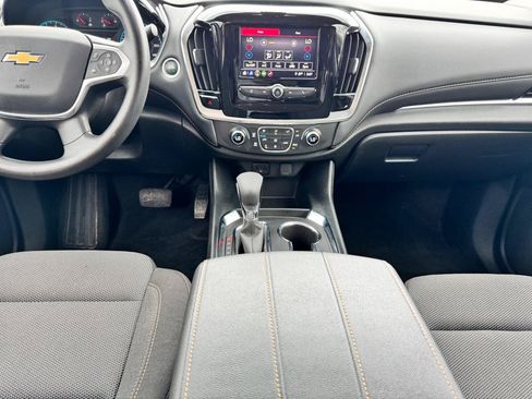 Used 2021 Chevrolet Traverse LS FWD image 17