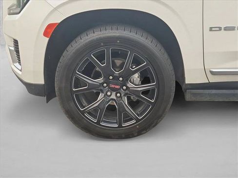 Used 2023 GMC Yukon XL Denali AWD/4WD image 26