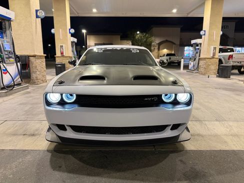 Used 2019 Dodge Challenger SRT Hellcat w/ Widebody Package image 4
