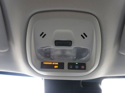 Used 2025 Chevrolet Trax LS w/ LS Convenience Package image 18