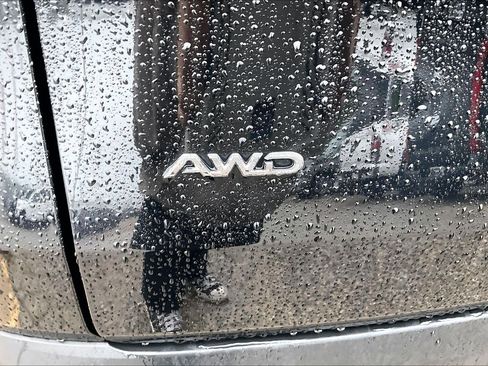 Used 2025 Toyota Grand Highlander AWD image 31