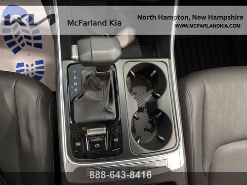 Used 2026 Kia Carnival EX image 12