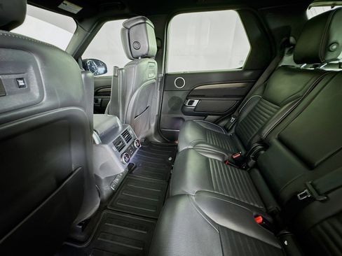 Used 2023 Land Rover Discovery Metropolitan Edition AWD/4WD image 24