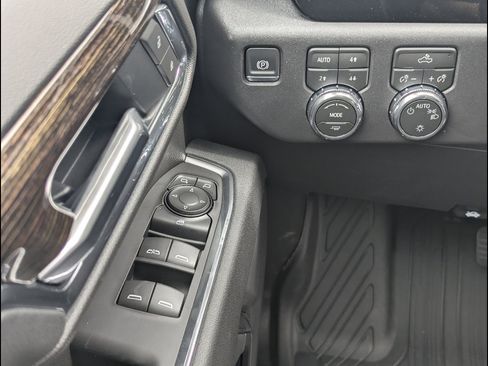 New 2026 GMC Sierra 1500 SLE image 22