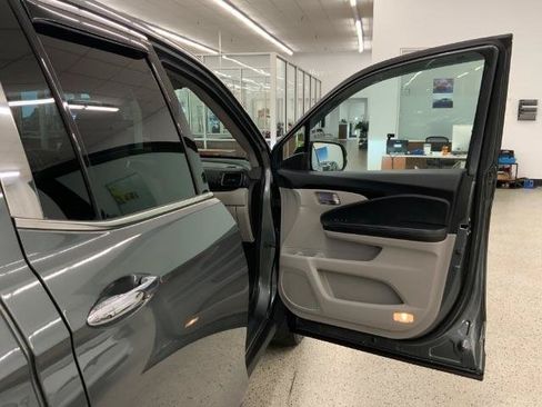 Used 2018 Honda Ridgeline RTL-E image 28