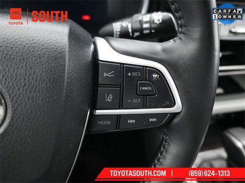 Used 2023 Toyota Highlander Limited image 18
