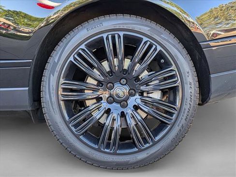 Used 2018 Land Rover Range Rover HSE AWD/4WD image 9