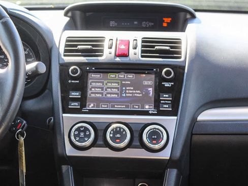 Used 2017 Subaru Crosstrek 2.0i Premium image 21