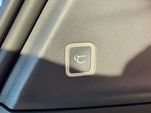 New 2026 Chrysler Pacifica Pinnacle image 10