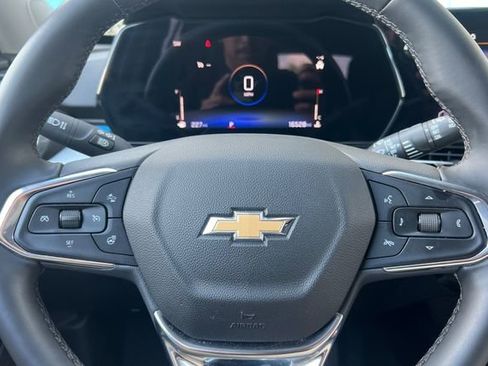 Used 2025 Chevrolet Trax LT w/ LT Convenience Package image 29