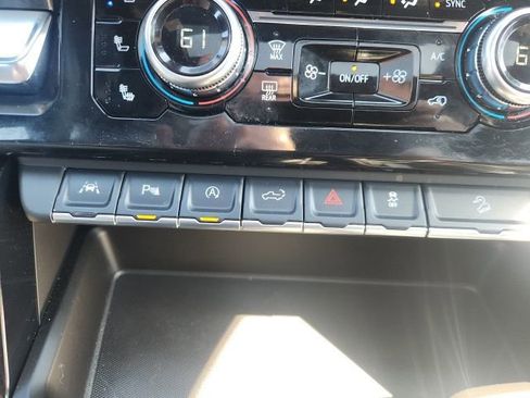 Used 2025 GMC Sierra 1500 AT4 w/ AT4 Premium Package image 17