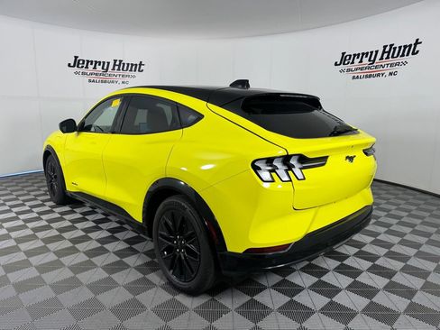Used 2025 Ford Mustang Mach-E Premium w/ Sport Appearance Package AWD/4WD image 9