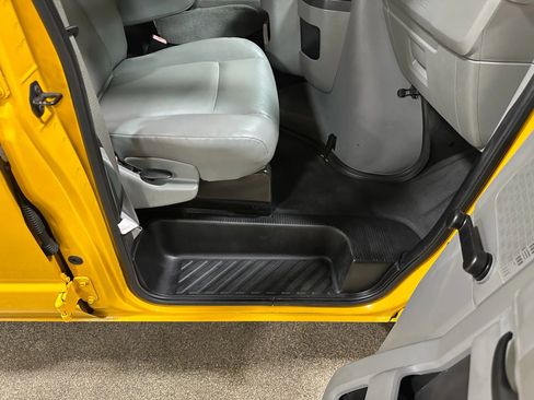 Used 2011 Ford E-150 and Econoline 150 Wagon RWD image 38