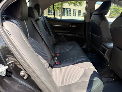 Used 2023 Toyota Camry SE w/ Cold Weather Package FWD image 39