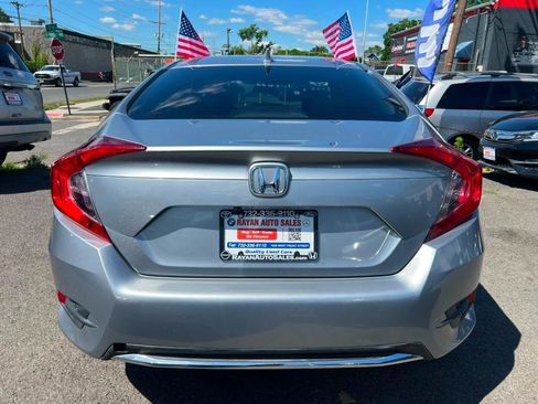 Used 2019 Honda Civic EX image 9