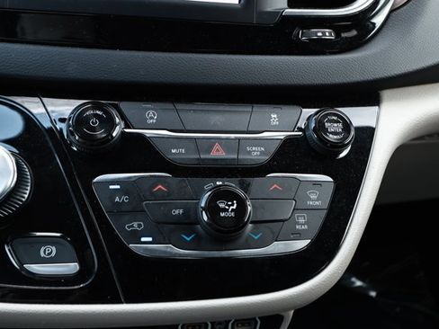 Certified 2023 Chrysler Voyager LX FWD image 17