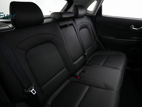 Used 2022 Hyundai Kona Limited image 10