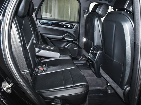 Used 2020 Porsche Cayenne E-Hybrid image 57