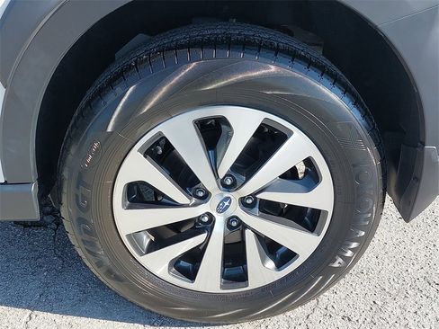 Used 2023 Subaru Outback Premium image 29