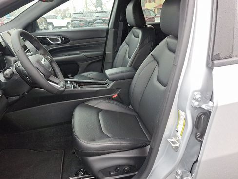 New 2026 Jeep Compass Limited image 12