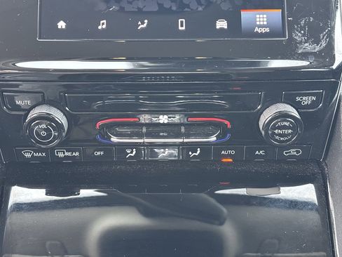 Used 2023 Jeep Grand Cherokee L Laredo image 23