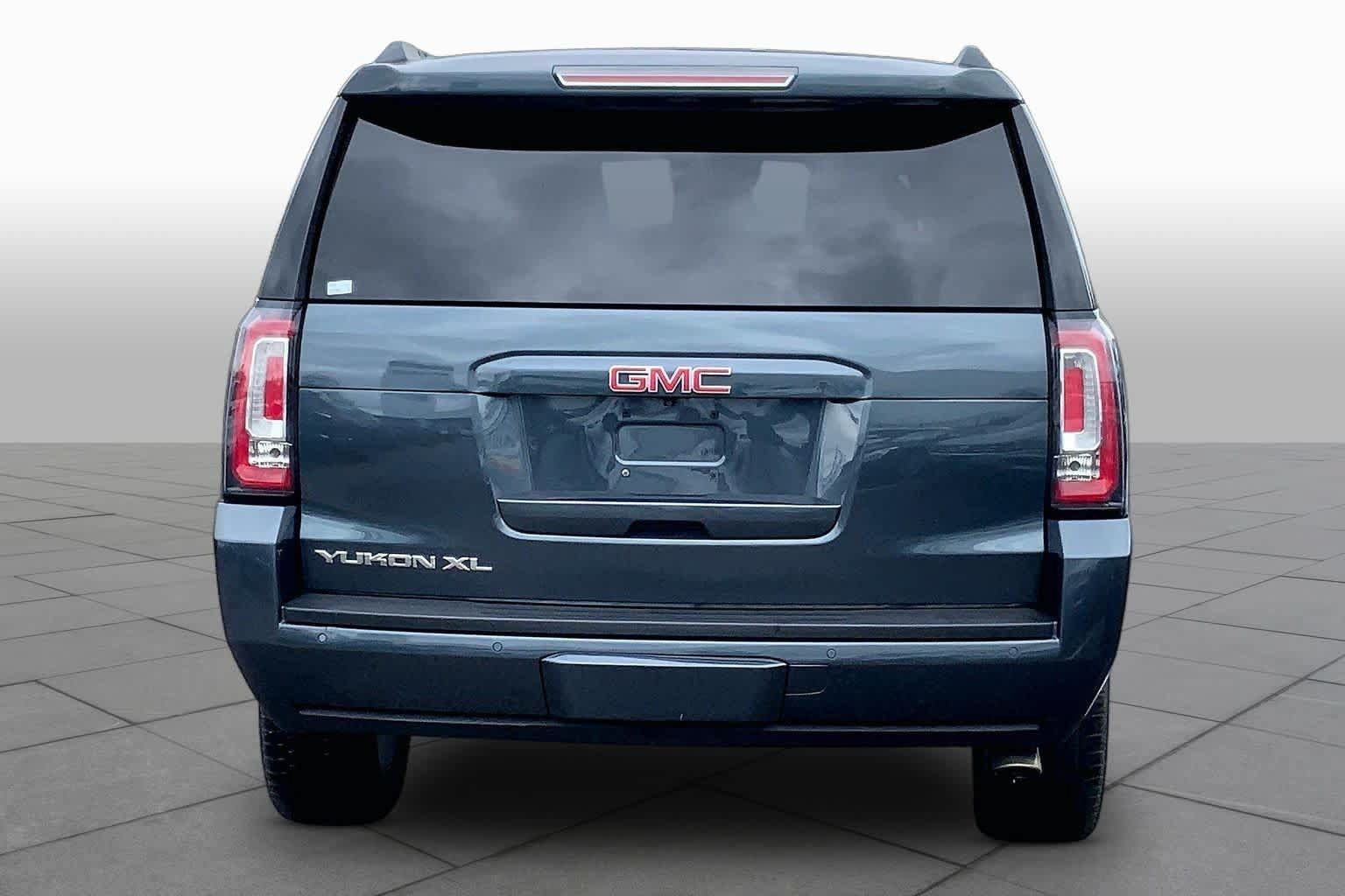 Used 2020 GMC Yukon XL SLT w/ Premium Edition AWD/4WD image 4