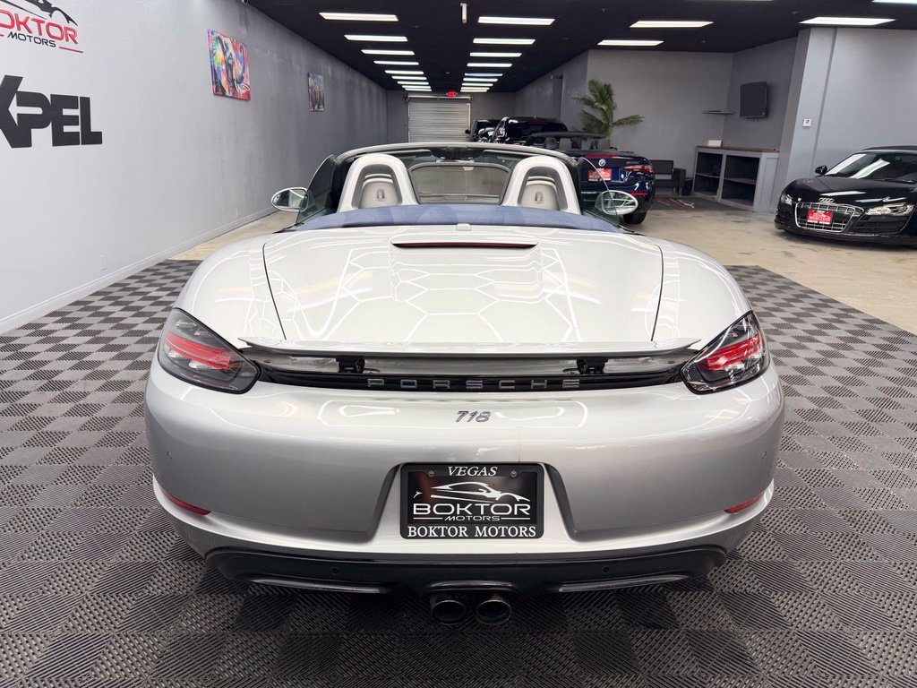Used 2018 Porsche 718 Boxster RWD image 13
