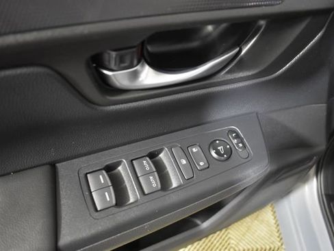 Used 2025 Honda CR-V EX image 8