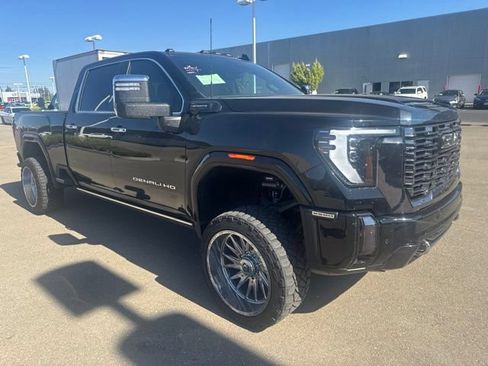 Used 2024 GMC Sierra 2500 Denali Ultimate AWD/4WD image 6