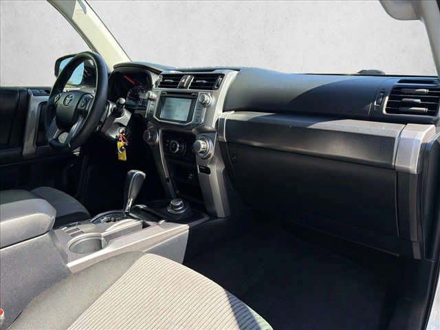 Used 2018 Toyota 4Runner SR5 AWD/4WD image 27