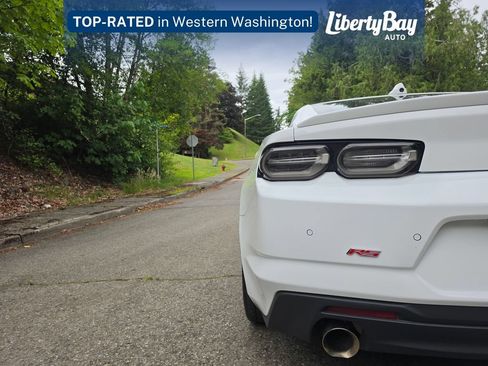 Used 2022 Chevrolet Camaro LT RWD image 9