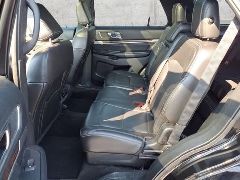 Used 2018 Ford Explorer Limited w/ Equipment Group 301A AWD/4WD image 8